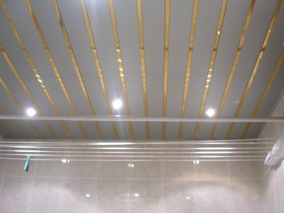Реечный потолок в ванной: установка своими руками