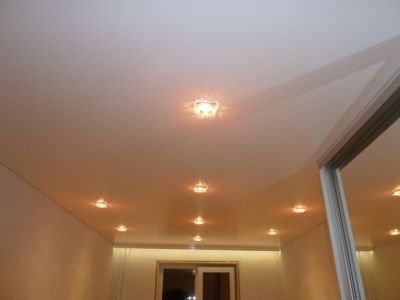 Варианты освещения для натяжных потолков (20 фото примеров)
